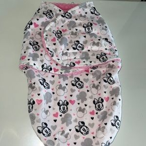 Minnie Mouse NB swaddle